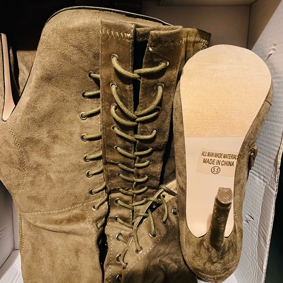 Heels - Picture 5 of 5